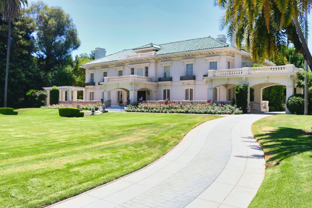 Who Inherits TV Broadcaster Barbara Walters' Estate? Legacy Design